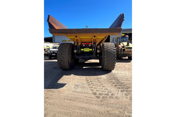 ADT030 - Komatsu HM400-2 image 5