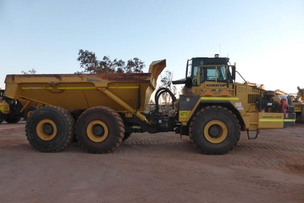 ADT035 - Komatsu HM400-2 for sale image 2