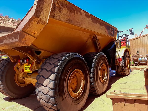 ADT076 - Caterpillar 745 image 2