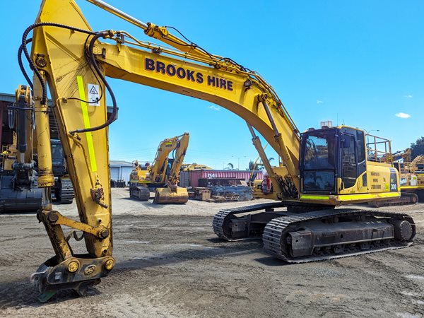 EX046 - Komatsu PC300-8