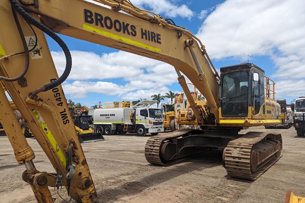 EX090 - Komatsu PC450LC-8 For Sale SOLD image 2