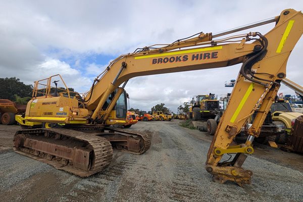 EX112 - Komatsu PC270LC-8 For Sale image 9