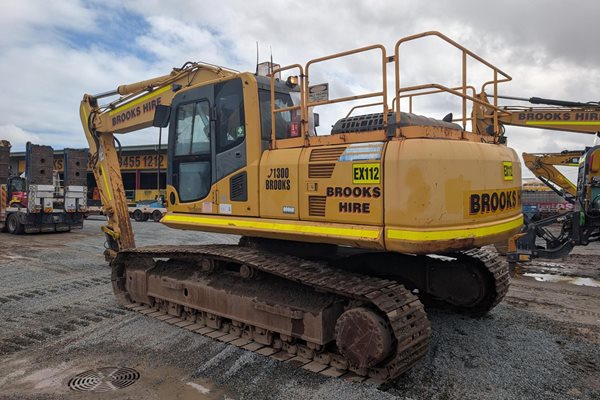 EX112 - Komatsu PC270LC-8 For Sale image 10
