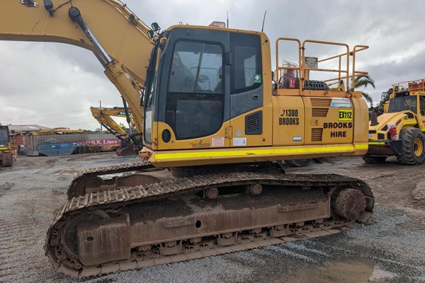EX112 - Komatsu PC270LC-8 For Sale image 12