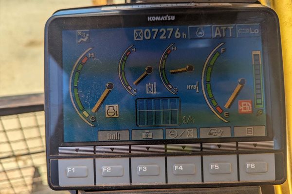 EX118 - Komatsu HB215LC-1 image 4
