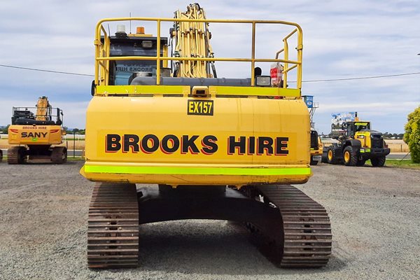 EX157 - Komatsu HB215LC-1 For Sale image 3