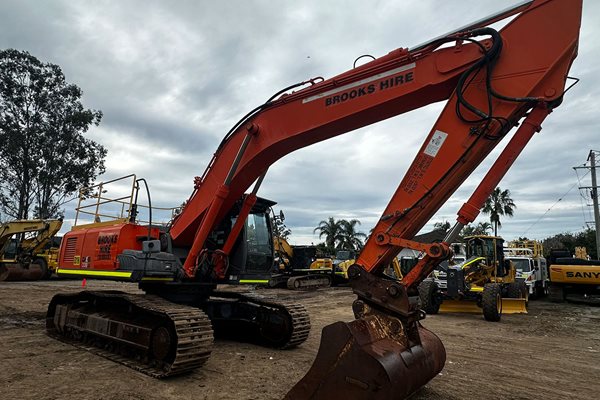 EX196 - Hitachi ZX330LC-3 For Sale image 6