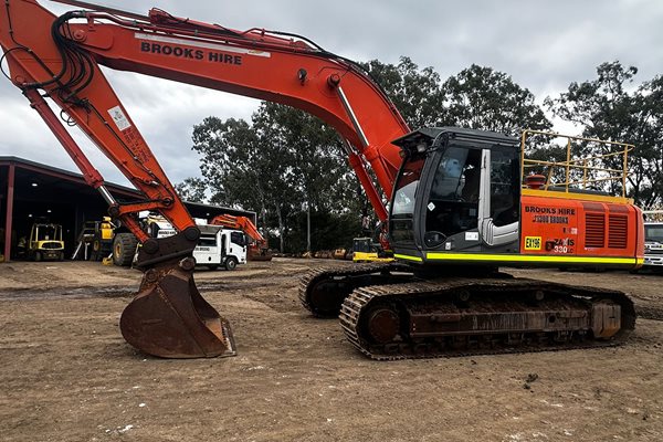 EX196 - Hitachi ZX330LC-3 For Sale image 8