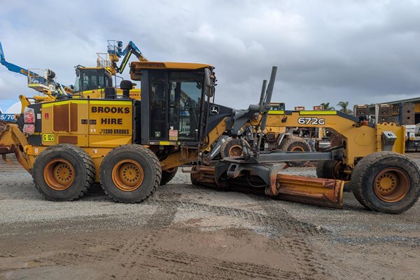 G022 - John Deere 672G For Sale image 3