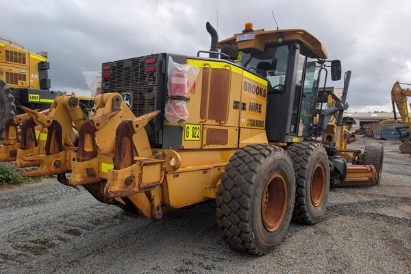 G022 - John Deere 672G For Sale image 4