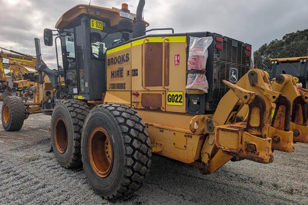 G022 - John Deere 672G For Sale image 6
