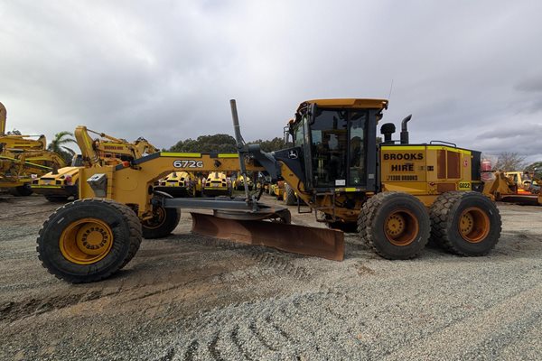 G022 - John Deere 672G For Sale image 11