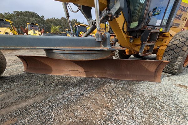 G022 - John Deere 672G For Sale image 12