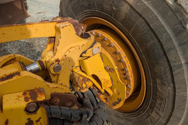 G022 - John Deere 672G For Sale image 15