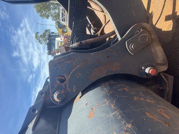 L048 - Komatsu WA320PZ-6 for sale image 9