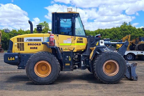 L064 - Komatsu WA250PZ-6 + GP Bucket image 2