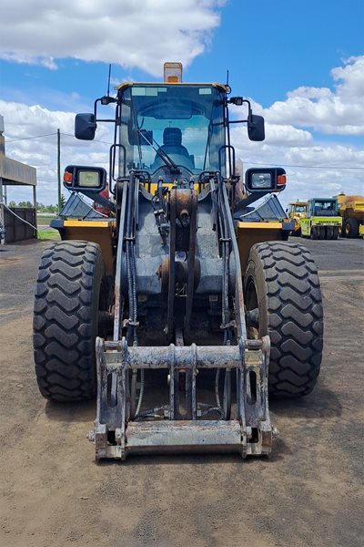 L064 - Komatsu WA250PZ-6 + GP Bucket image 4