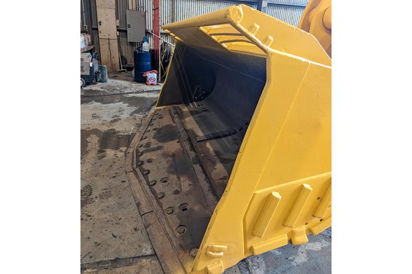 L099 - Komatsu WA500-6 For Sale SOLD image 10