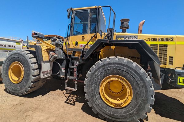 L124 - Komatsu WA470-6A image 2