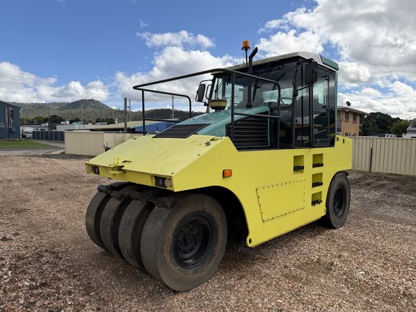 M038 - Ammann AP240 for Sale image 4