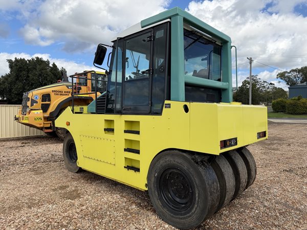 M038 - Ammann AP240 for Sale image 5