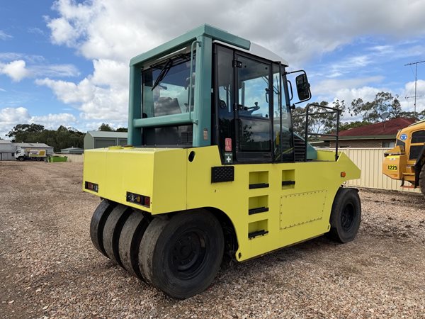 M038 - Ammann AP240 for Sale image 6