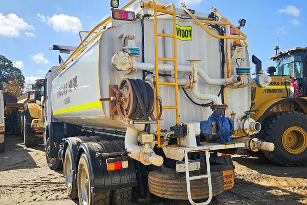 WT001 - Mercedes Benz Actros image 2