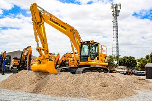Komatsu-EX380-FB-3.jpg