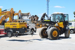 Unloading-4.jpg